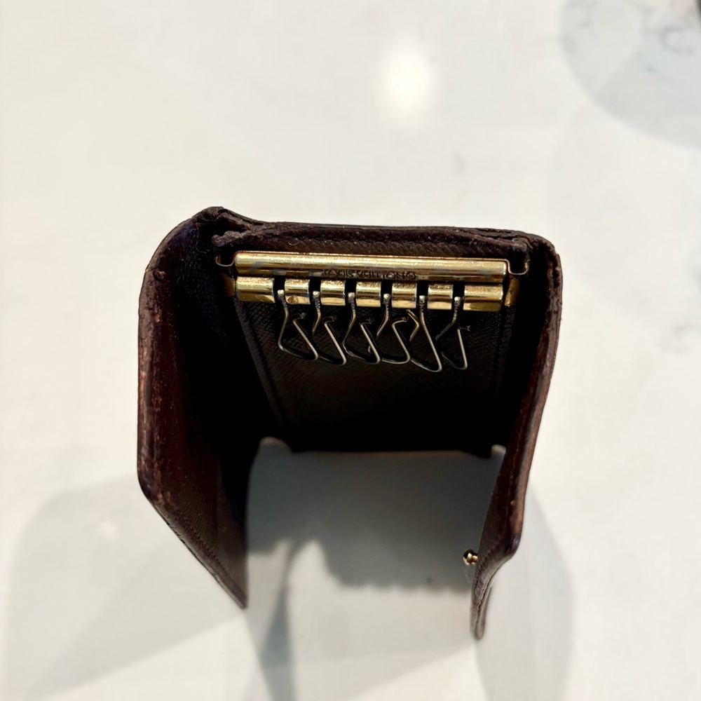 Louis Vuitton Damier Ebene 6-Key Holder – Authentic - Picture 4 of 6